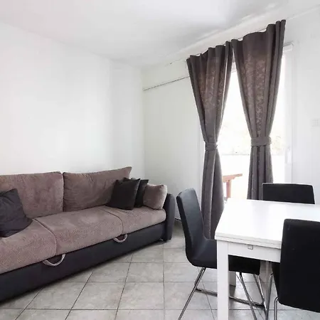 Apartment In Porec/istrien 31149 Porec
